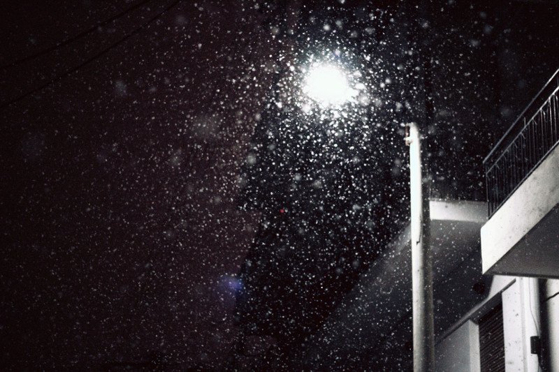 Χιόνι στην Αθήνα - Το έστρωσε και στην... Κυψέλη [πρωτοφανείς εικόνες] | iefimerida.gr 7