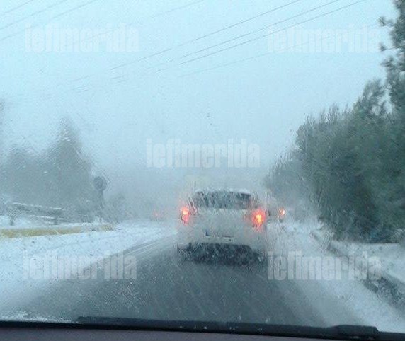 Στα λευκά τα βόρεια προάστια: Το έστρωσε και στην Εθνική Οδό [εικόνες] | iefimerida.gr 3