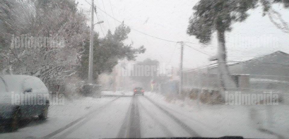 Στα λευκά τα βόρεια προάστια: Το έστρωσε και στην Εθνική Οδό [εικόνες] | iefimerida.gr 6