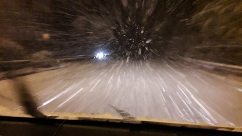 Κακοκαιρία «Σοφία»: Πολική νύχτα -Ακινητοποιημένες νταλίκες στις Αφίδνες [εικόνες & βίντεο] | iefimerida.gr 2