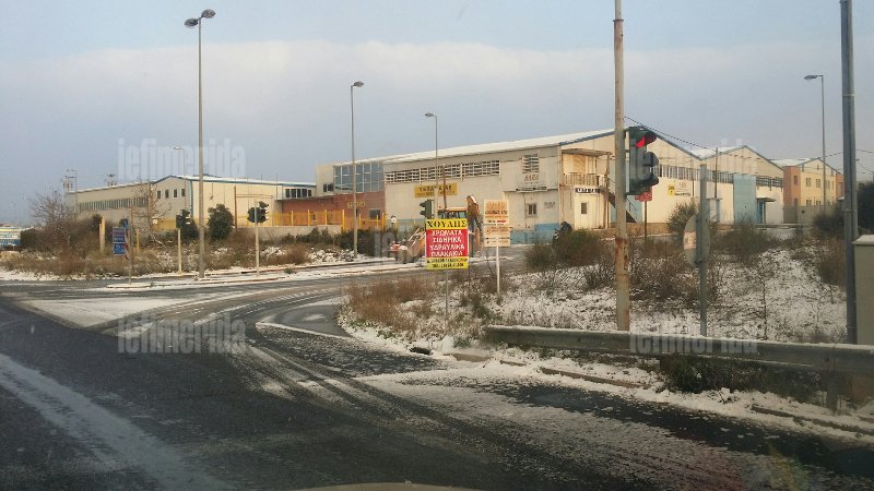 Το χιόνι στην Αττική έφερε προβλήματα -Παγοδρόμιο η Κηφισίας [εικόνες] | iefimerida.gr 8