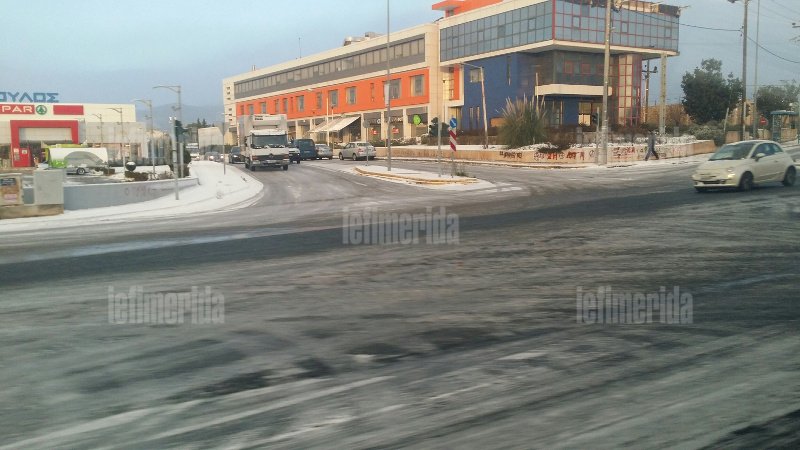 Το χιόνι στην Αττική έφερε προβλήματα -Παγοδρόμιο η Κηφισίας [εικόνες] | iefimerida.gr 9