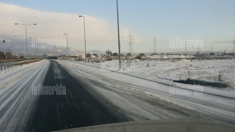 Το χιόνι στην Αττική έφερε προβλήματα -Παγοδρόμιο η Κηφισίας [εικόνες] | iefimerida.gr 11