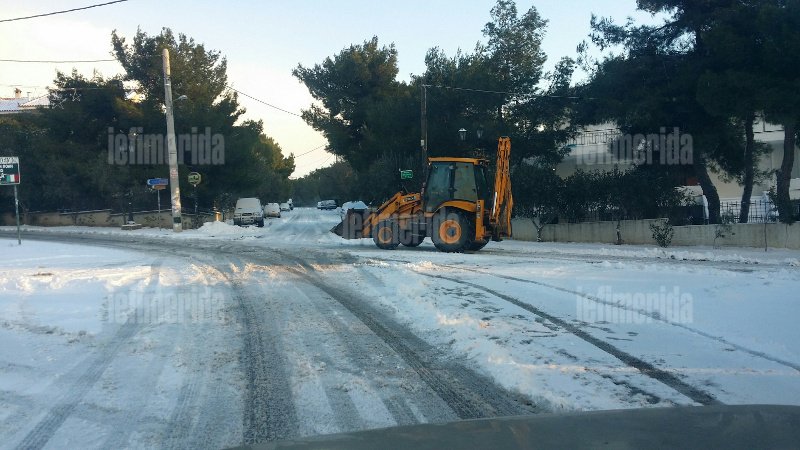Το χιόνι στην Αττική έφερε προβλήματα -Παγοδρόμιο η Κηφισίας [εικόνες] | iefimerida.gr 13