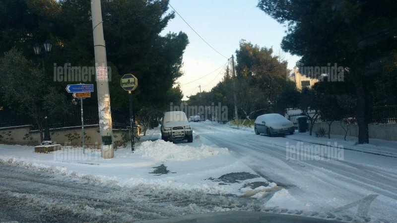 Το χιόνι στην Αττική έφερε προβλήματα -Παγοδρόμιο η Κηφισίας [εικόνες] | iefimerida.gr 15