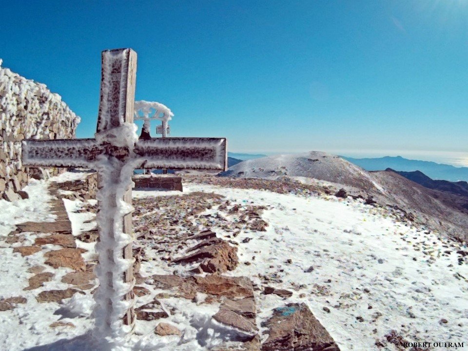 Σκηνικό βγαλμένο από ταινία: Τα πρώτα χιόνια στον Ψηλορείτη [εικόνες] | iefimerida.gr 0