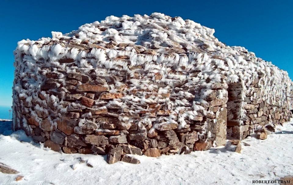 Σκηνικό βγαλμένο από ταινία: Τα πρώτα χιόνια στον Ψηλορείτη [εικόνες] | iefimerida.gr 2