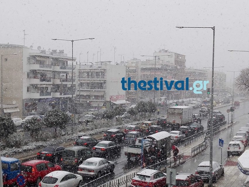 Κακοκαιρία «Σοφία» -Μάχη για να μείνει ανοικτή η Εθνική Οδός Αθηνών-Λαμίας | iefimerida.gr 0