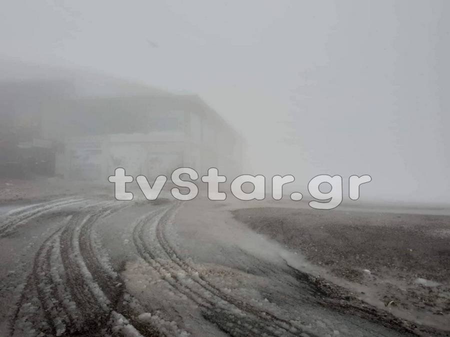 Ηρθαν κιόλας τα πρώτα χιόνια -Το έστρωσε στο Βελούχι [εικόνες & βίντεο] | iefimerida.gr 0