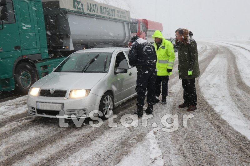 «Πάγωσε» η κυκλοφορία στο οδικό δίκτυο της Φθιώτιδας -Πού χρειάζονται αλυσίδες [εικόνες] | iefimerida.gr 0