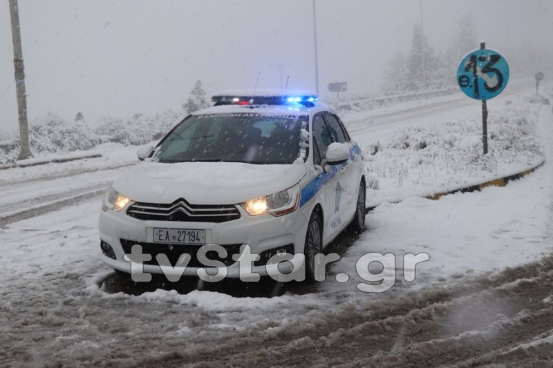 «Πάγωσε» η κυκλοφορία στο οδικό δίκτυο της Φθιώτιδας -Πού χρειάζονται αλυσίδες [εικόνες] | iefimerida.gr 1