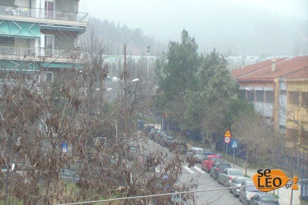 Στα λευκά η Θεσσαλονίκη -Χιονίζει στο κέντρο της πόλης [εικόνες & βίντεο] | iefimerida.gr 0