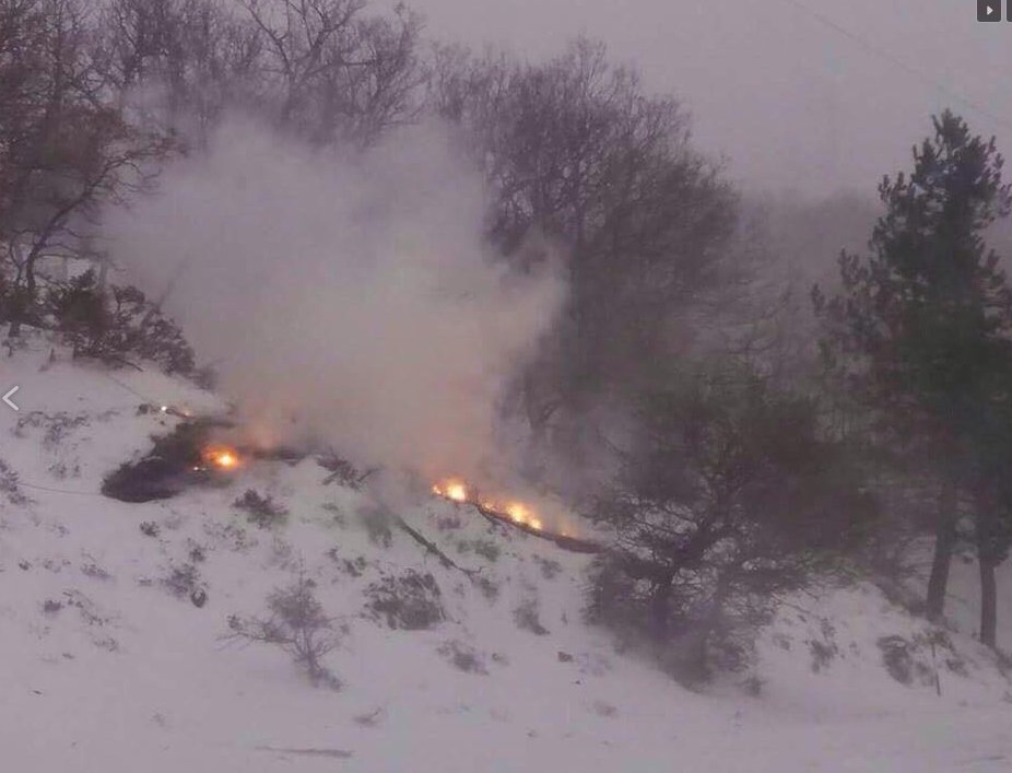 Σπάνιο θέαμα: Επιασε φωτιά μέσα στο χιόνι στην Κομοτηνή [εικόνες] | iefimerida.gr 0