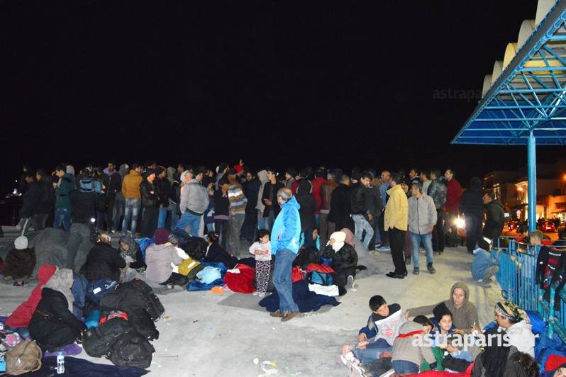 Εγινε «hotspot» το λιμάνι της Χίου -Εκεί διανυκτέρευσαν οι πρόσφυγες [εικόνες & βίντεο] | iefimerida.gr 8