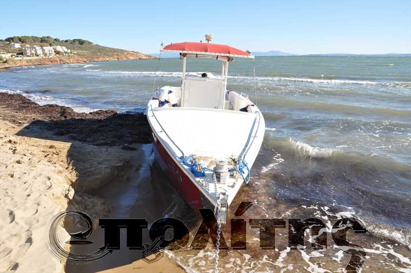 Τουρκικό σκάφος προσάραξε στη Χιο -Υποπτος ο ρόλος του χειριστή [εικόνες] | iefimerida.gr 2
