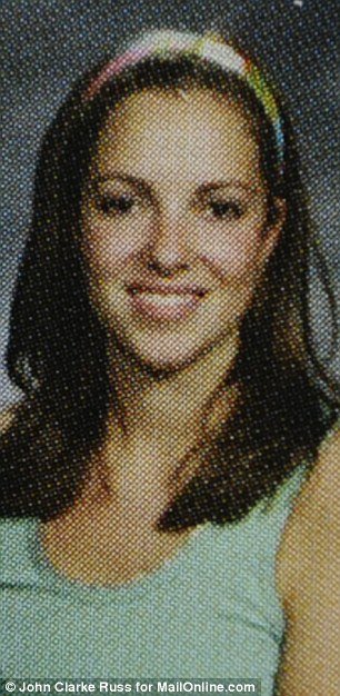 Η πανέμορφη χήρα του βομβιστή της Βοστώνης που παράτησε το Πανεπιστήμιο για να του αφιερωθεί [εικόνες] | iefimerida.gr 0