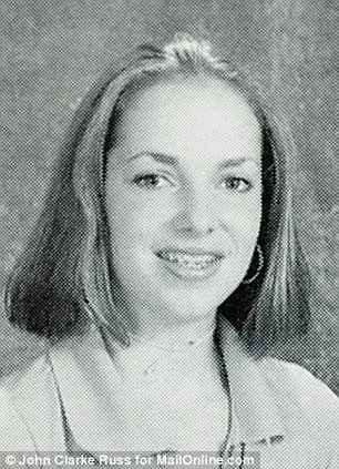 Η πανέμορφη χήρα του βομβιστή της Βοστώνης που παράτησε το Πανεπιστήμιο για να του αφιερωθεί [εικόνες] | iefimerida.gr 3