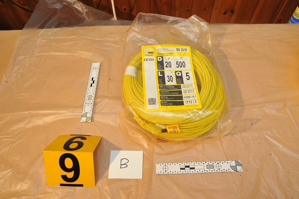 Ξηρός: Ρουκέτες, εκρηκτικά, καλάσνικοφ και στόχος οι φυλακές Κορυδαλλού [εικόνες] | iefimerida.gr 14