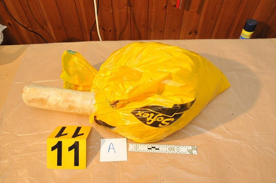 Ξηρός: Ρουκέτες, εκρηκτικά, καλάσνικοφ και στόχος οι φυλακές Κορυδαλλού [εικόνες] | iefimerida.gr 15