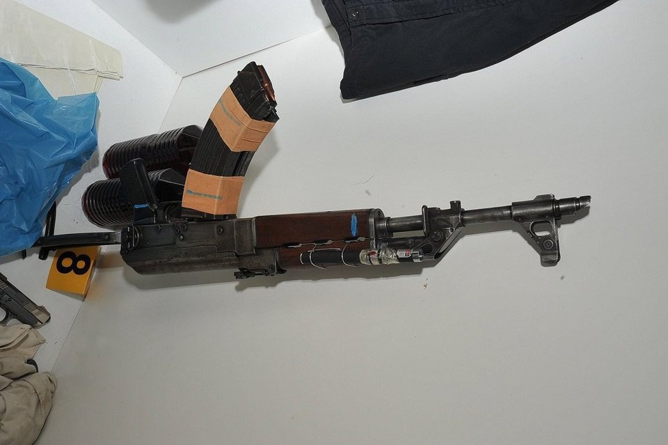 Ξηρός: Ρουκέτες, εκρηκτικά, καλάσνικοφ και στόχος οι φυλακές Κορυδαλλού [εικόνες] | iefimerida.gr 3