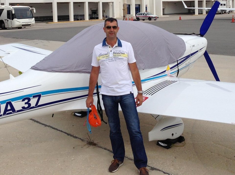 Λάρισα: Αυτοί είναι οι δύο επιβαίνοντες του μοιραίου αεροσκάφους, 43 και 34 ετών [εικόνες] | iefimerida.gr 2