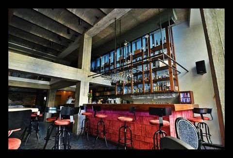 Hitchcocktales: Σε αυτό το μαγαζί θα σύχναζε ο Χίτσκοκ αν ζούσε στην Αθήνα – Η νέα άφιξη στο κέντρο της πόλης [εικόνες]  | iefimerida.gr 1