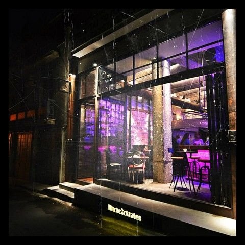 Hitchcocktales: Σε αυτό το μαγαζί θα σύχναζε ο Χίτσκοκ αν ζούσε στην Αθήνα – Η νέα άφιξη στο κέντρο της πόλης [εικόνες]  | iefimerida.gr 4