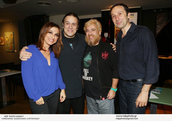 Αγνώριστος ο «Χλαπάτσας» από τη σειρά «Της Ελλάδος τα παιδιά»-Με κίτρινα μούσια και μελί μαλλιά [εικόνες]  | iefimerida.gr 0