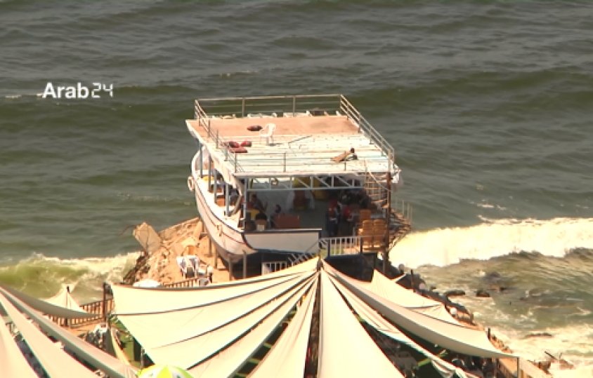 Η μοναδική αναψυχή στη Λωρίδα της Γάζας -Ενα εστιατόριο πάνω σε ψαροκάικο [εικόνες]  | iefimerida.gr 4