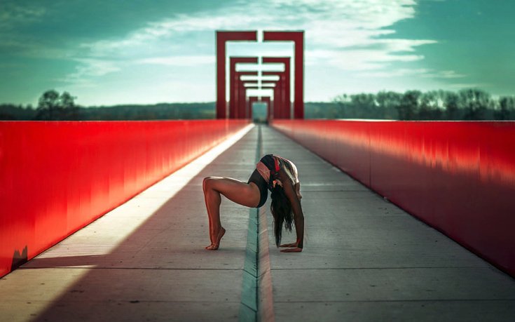  Οταν το γυναικείο σώμα αψηφά τη βαρύτητα και μαγεύει [εικόνες]  | iefimerida.gr 1