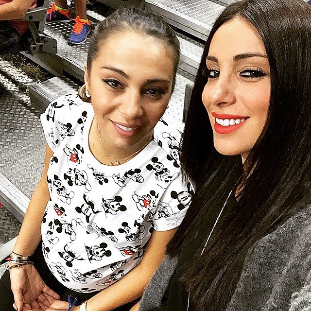 Οι πανέμορφες αδελφές Χοψονίδου που στηρίζουν τον Βασίλη Σπανούλη [εικόνες] | iefimerida.gr 0