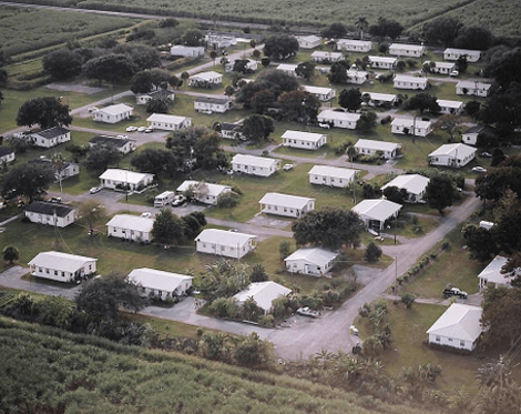  Στα άδυτα του χωριού των ΗΠΑ όπου μένουν μόνο... παραβάτες του σεξ -Εκεί όπου καταλήγουν, μετά τη φυλακή, οι καταδικασθέντες για σεξουαλικά εγκλήματα [εικόνες] | iefimerida.gr 1
