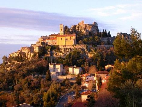 12 παραμυθένια χωριά, «στεφάνια» στις κορυφές ψηλών λόφων [εικόνες] | iefimerida.gr 31