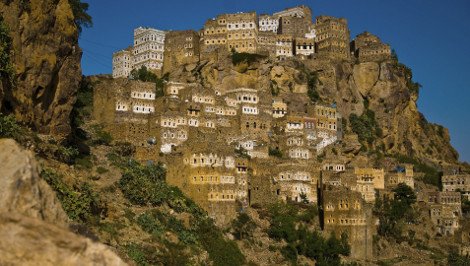 12 παραμυθένια χωριά, «στεφάνια» στις κορυφές ψηλών λόφων [εικόνες] | iefimerida.gr 7