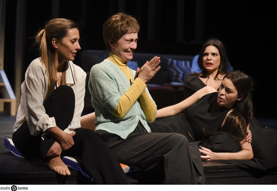 Δύο θεατρικές οικογενειακές τραγωδίες που αξίζει να (ξανα)δούμε [εικόνες] | iefimerida.gr 1