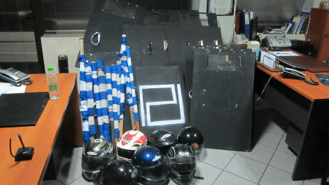 Οκτώ συλλήψεις Χρυσαυγιτών σε Θεσσαλονίκη και Χαλκίδα – Είχαν ρόπαλα, σουγιάδες, σιδερογροθιές [βίντεο & φωτογραφίες] | iefimerida.gr 1