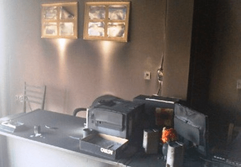 Εμπρηστική επίθεση στα γραφεία της Χρυσής Αυγής στο Παγκράτι [εικόνες] | iefimerida.gr 2