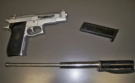 Οκτώ συλλήψεις Χρυσαυγιτών σε Θεσσαλονίκη και Χαλκίδα – Είχαν ρόπαλα, σουγιάδες, σιδερογροθιές [βίντεο & φωτογραφίες] | iefimerida.gr 3