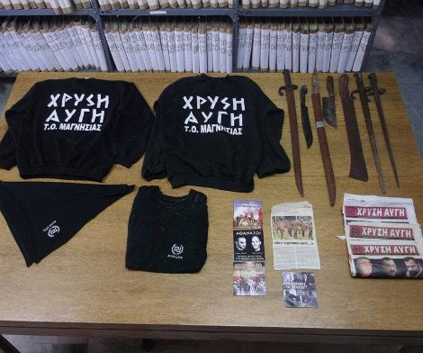 Χειροπέδες σε 39χρονο Χρυσαυγίτη που σταμάταγε οδηγούς στο δρόμο να ελέγξει αν είναι Ελληνες [εικόνα] | iefimerida.gr 0