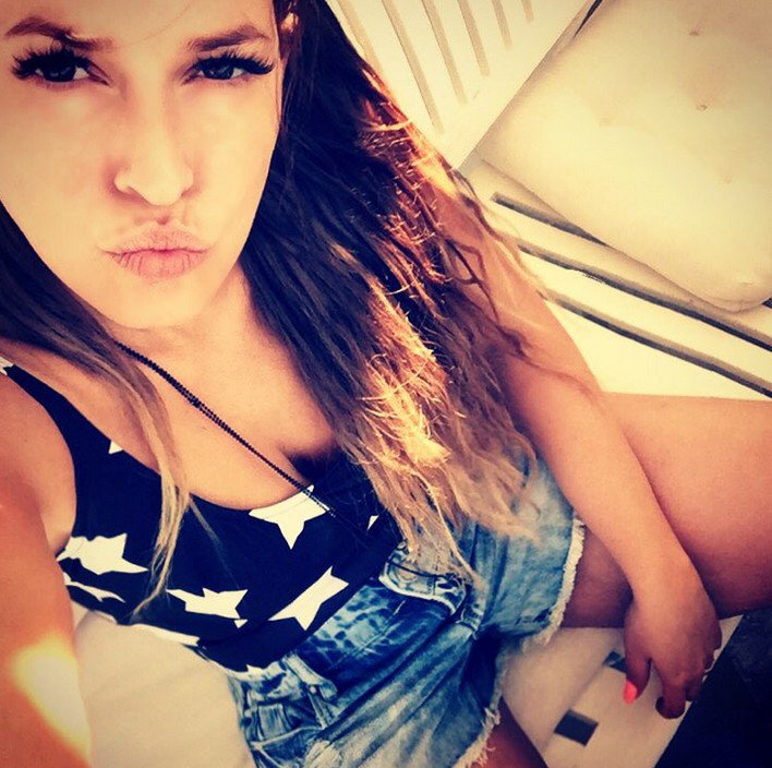 Η Σίσσυ Χρηστίδου αλλιώς - Στα πιο αδύνατά της, στην παραλία [εικόνες] | iefimerida.gr 0