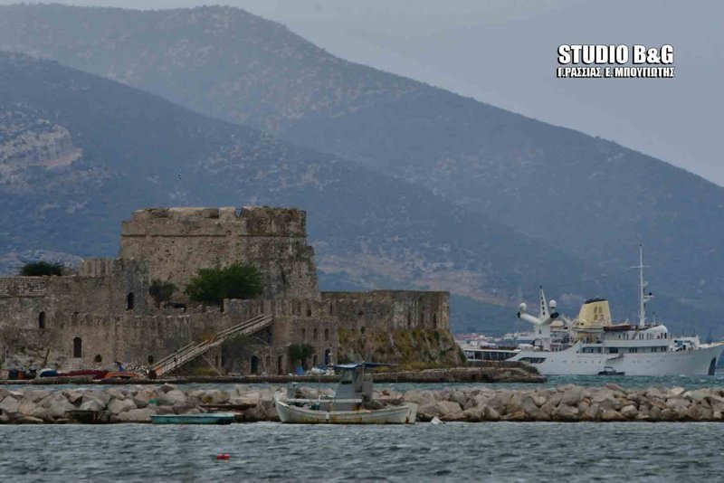 Στο Ναύπλιο η θρυλική θαλαμηγός «Χριστίνα» του Αριστοτέλη Ωνάση [εικόνες & βίντεο] | iefimerida.gr 3