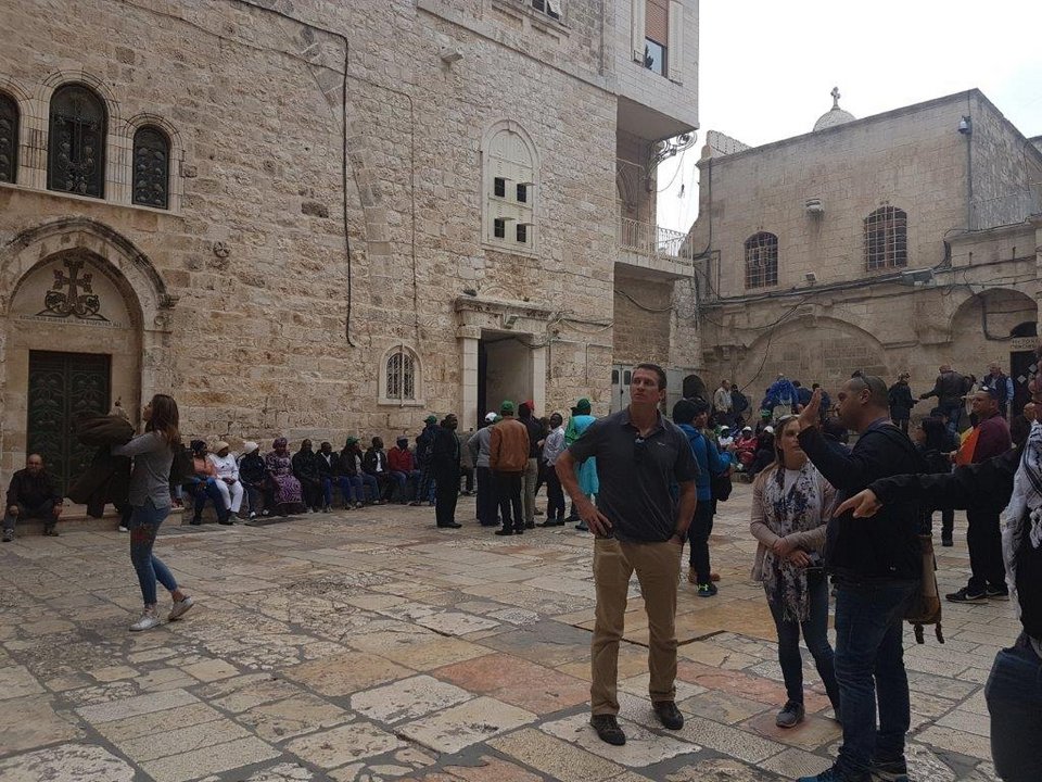 Χριστούγεννα στην Ιερουσαλήμ -Το κλίμα στον Ιερό Ναό του Παναγίου Τάφου [εικόνες] | iefimerida.gr 3