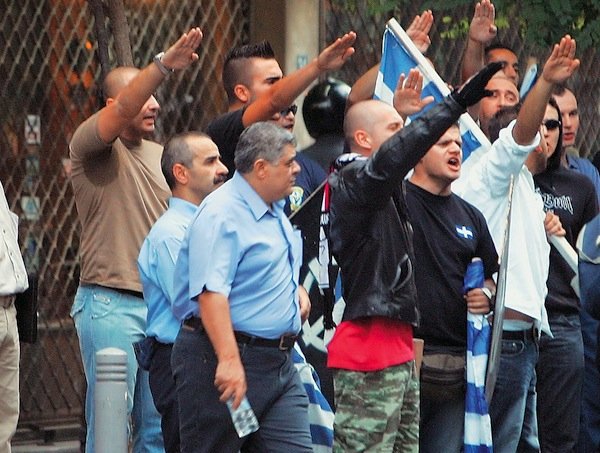 Ποινικό αδίκημα ο ναζιστικός χαιρετισμός και το «Seig Heil» στη Γερμανία [εικόνες] | iefimerida.gr 1