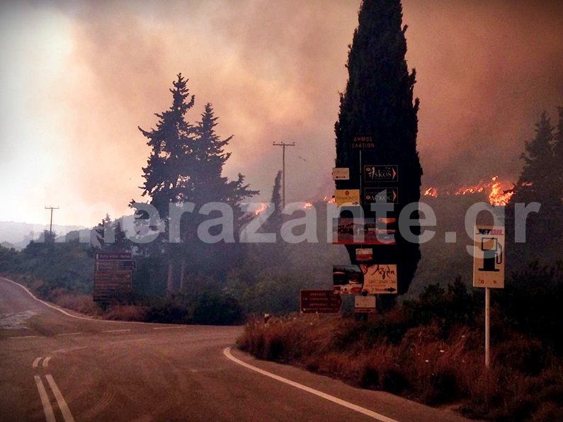 Ζάκυνθος: Σε ύφεση το πύρινο μέτωπο στις Ορθονιές -Συνεχίζεται η επίγεια και εναέρια κατάσβεση | iefimerida.gr 2