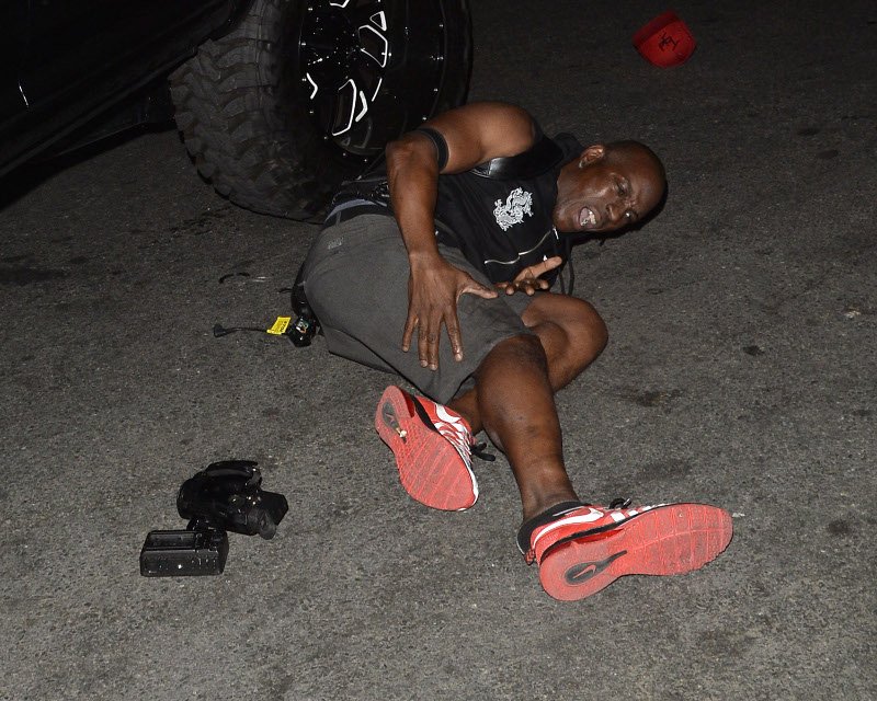 Ο Τζάστιν Μπίμπερ χτύπησε με το τεράστιο τζιπ του φωτογράφο [εικόνες] | iefimerida.gr 0