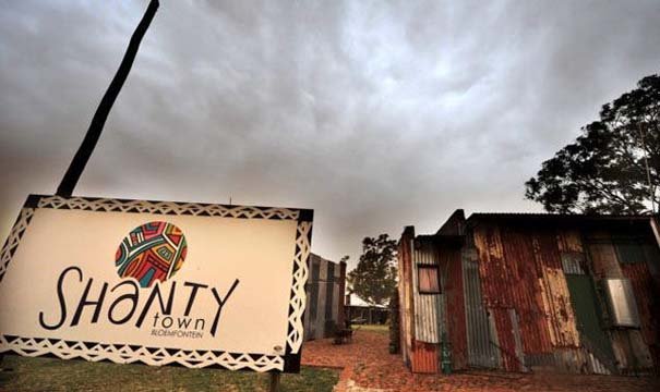 Το θέρετρο που πάνε οι πλούσιοι για να ζήσουν ως φτωχοί – Μια πεντάστερη παραγκούπολη στην Αφρική [εικόνες&βίντεο]  | iefimerida.gr 1