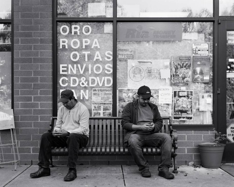 Αφαίρεσε από τις φωτογραφίες ζευγαριών και οικογενειών τα κινητά -Αυτό που έμεινε προβληματίζει [εικόνες] | iefimerida.gr 7