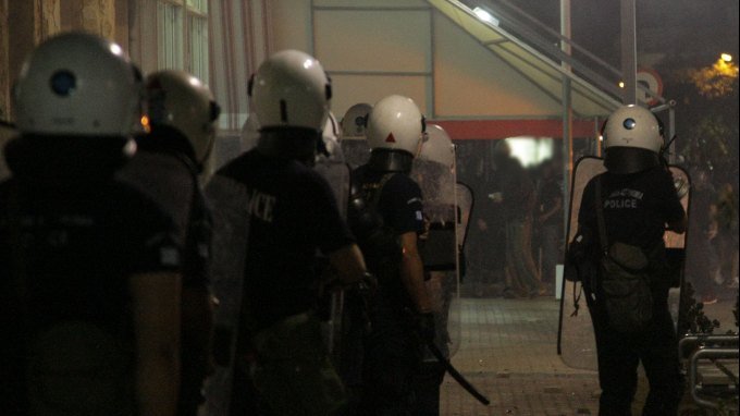 Κάτοικοι συγκεντρώνουν υπογραφές για την απομάκρυνση των γραφείων της Χρυσής Αυγής στην Κρήτη [εικόνες] | iefimerida.gr 1