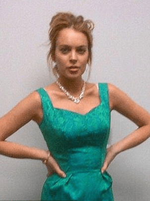 Backstage: Η μεταμόρφωση της Λίντσεϊ Λόχαν σε Ελίζαμπεθ Τέιλορ! [εικόνες] | iefimerida.gr 7