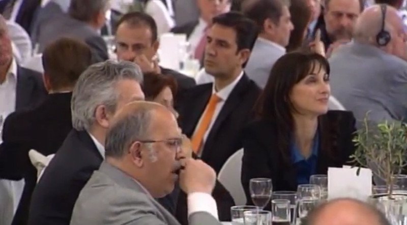 Τα γέλια Λαφαζάνη-Τσίπρα, το χασμουρητό Ξυδάκη και ο Βαρουφάκης με τη Δανάη [εικόνες] | iefimerida.gr 4